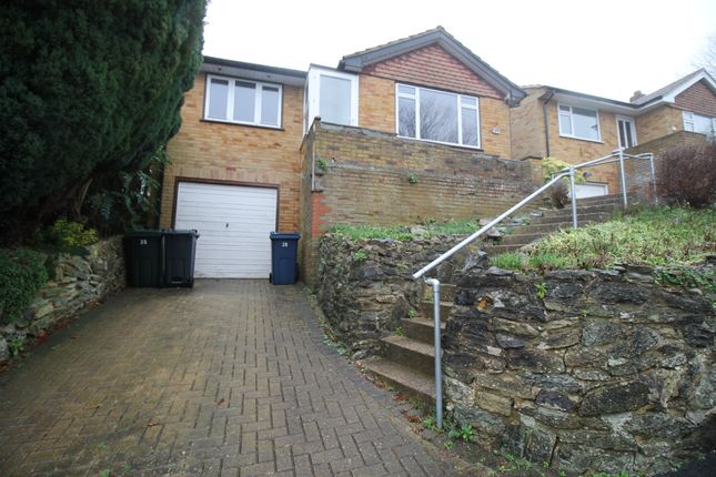 2 bed bungalow to rent in Warwick Avenue, High Wycombe HP12