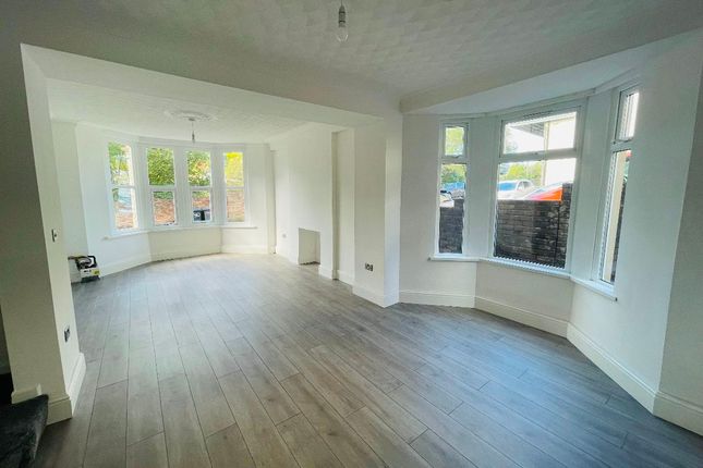 42 Alexandra Road, Abertillery photo 2