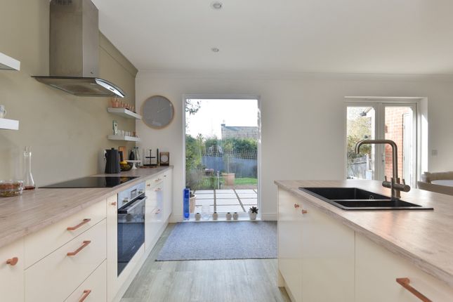 13, Little Copse Close, Canterbury photo 2
