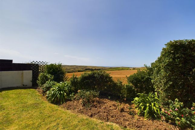 29, Jubilee Close, Cubert photo 2