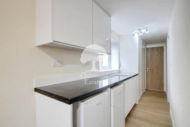 Unit 3, 141, Parlaunt Road, Langley photo 4