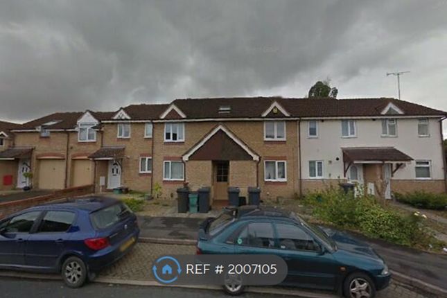 Thumbnail Flat to rent in Redding Close, Quedgeley, Gloucester