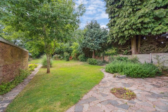 33 Vincents Way, High Wycombe photo 4