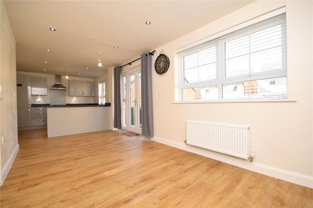 14, Barton Way, Leeds photo 2