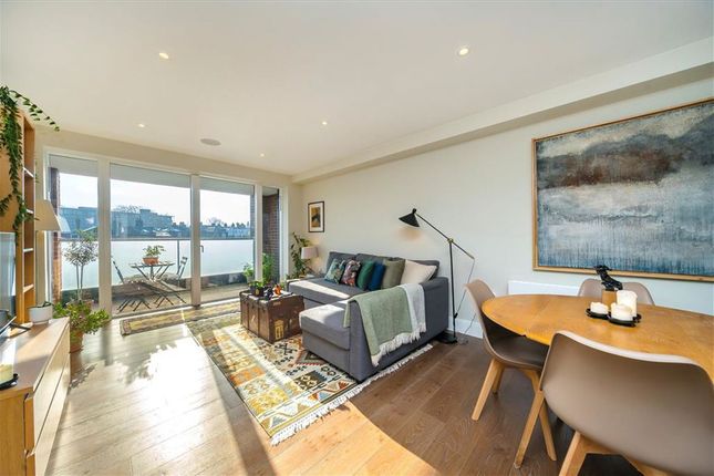 2-bed flat on Flat 11, 25, New Park Road, London, £450,000