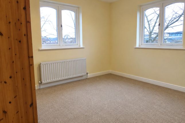 10, Frenches Court, Redhill photo 2