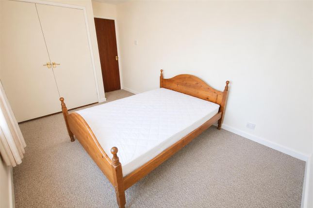 Flat 1, 62, Victory Avenue, Waterlooville photo 4