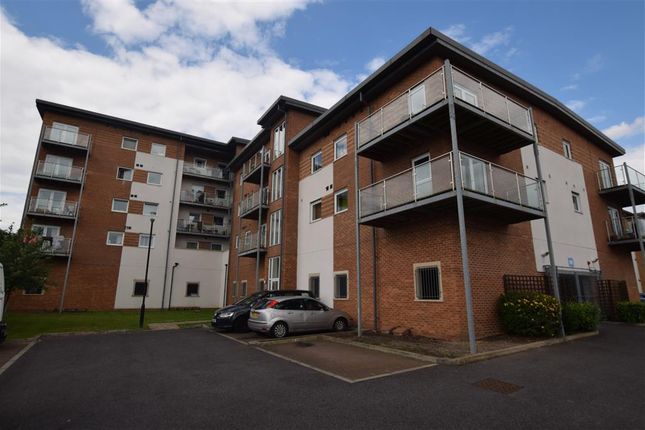 Thumbnail Flat to rent in Observer Drive, Watford