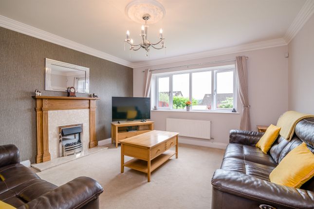 8, St. Andrews Drive, Pontllanfraith photo 4