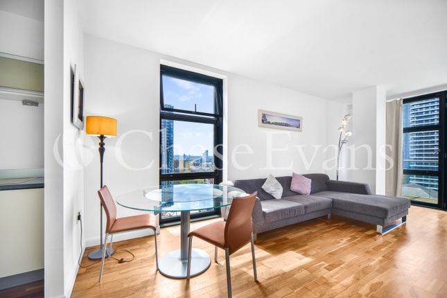 Flat to rent in Discovery Dock West, Canary Wharf