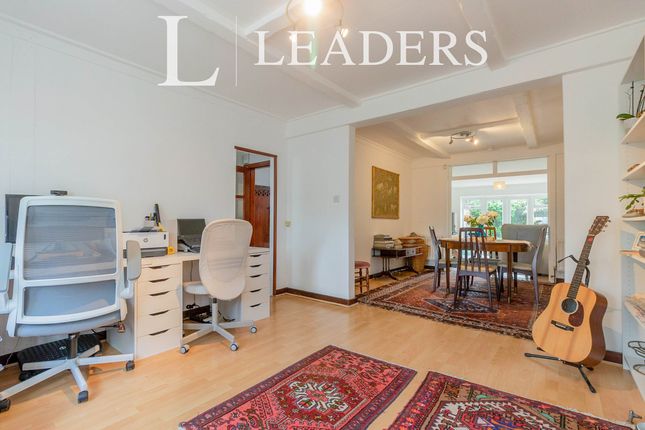3, Endsleigh Gardens, Walton-on-Thames photo 4