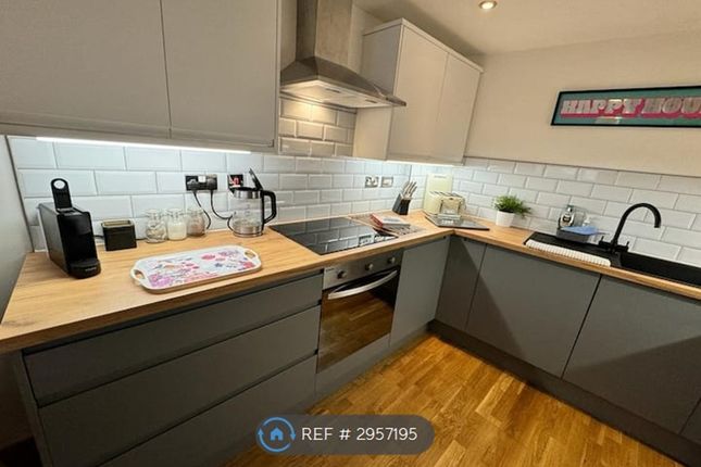 Flat, Little Neville Street, Leeds photo 2