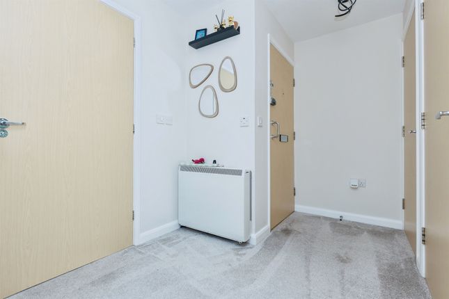 45, Loughland Close, Leicester photo 4