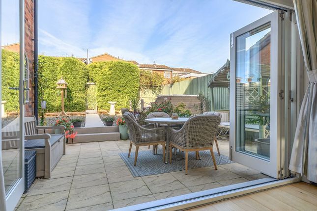 4, Hardinge Place, Toddington photo 4
