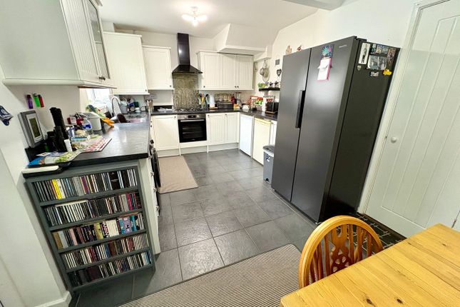 St James Close, Leicester photo 3