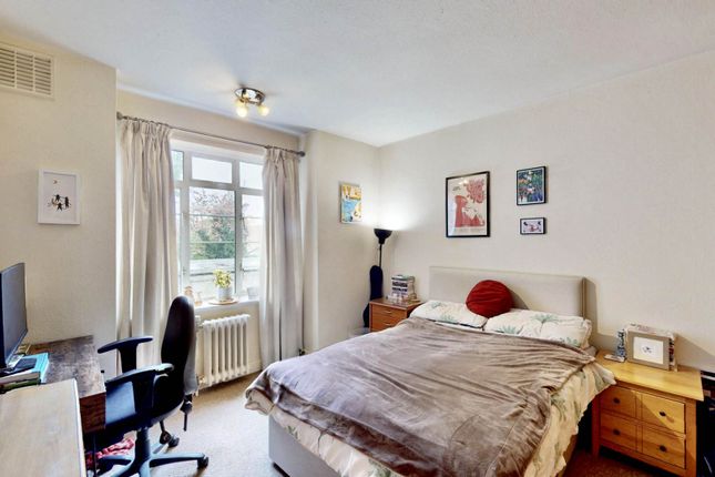 18 Highcroft, North Hill, London photo 4