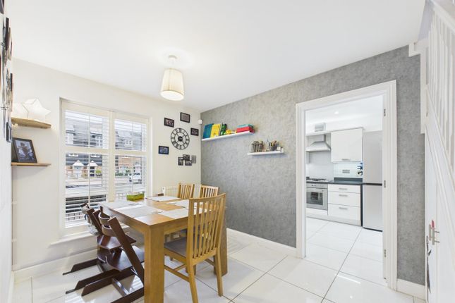 49, Gwendoline Buck Drive, Aylesbury photo 3