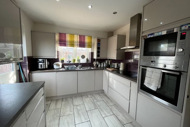 21, Wallis Road, Ashford photo 2