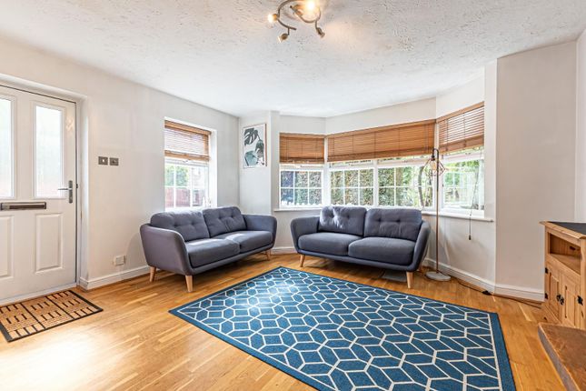 23, Avocet Way, Aylesbury photo 4