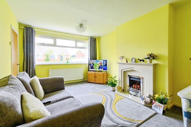 3, Carlton Close, Manchester photo 4