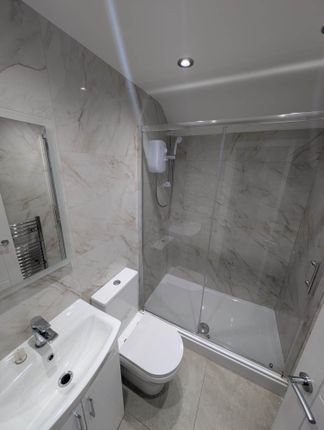 Flat 3, Corporation Road, Cardiff photo 5