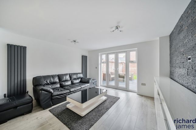 47, Staldon Road, Swindon photo 3
