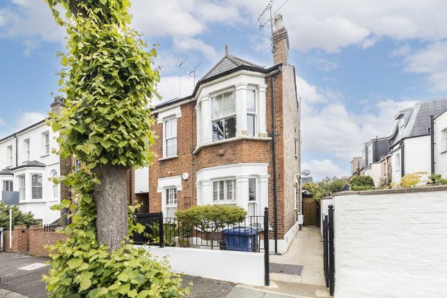 Thumbnail Flat for sale in Evelyn Road, London