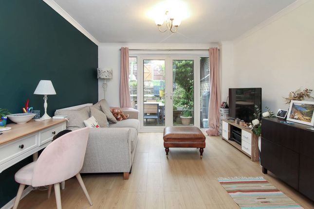 74, Tattershall Drive, Hemel Hempstead photo 3