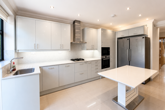 Briar Crescent, Northolt photo 4