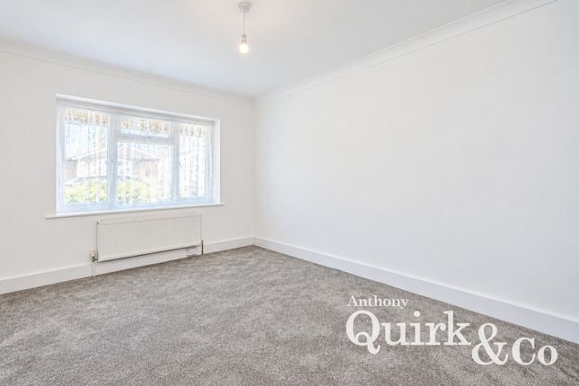 30, Northfalls Road, Canvey Island photo 4