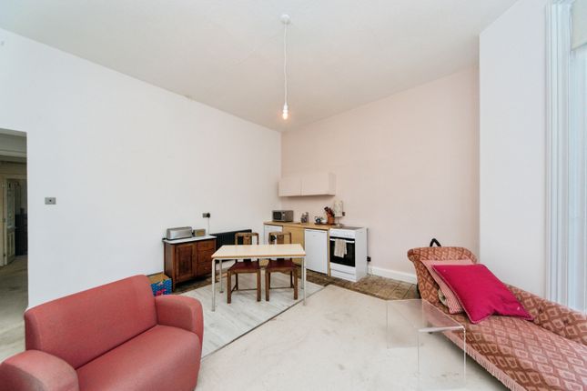 Flat 5/Garrod House 12-14, Charles Road, St. Leonards-on-Sea photo 3