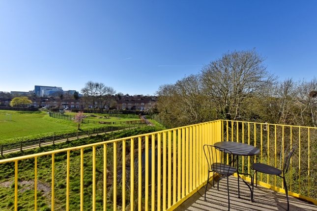 Flat for sale in Dora Carr Close, Headington, Oxford, Oxfordshire