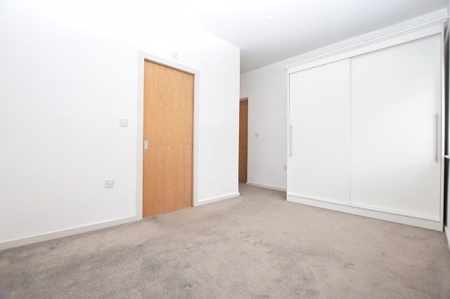 24, Sheffield photo 5