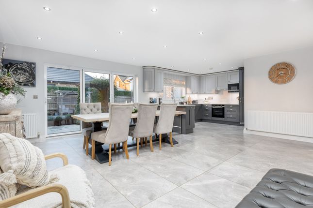 6 Earl Close, Shefford photo 2