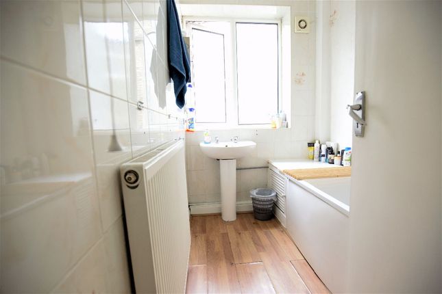 Flat 4, Maurice Court, London photo 4
