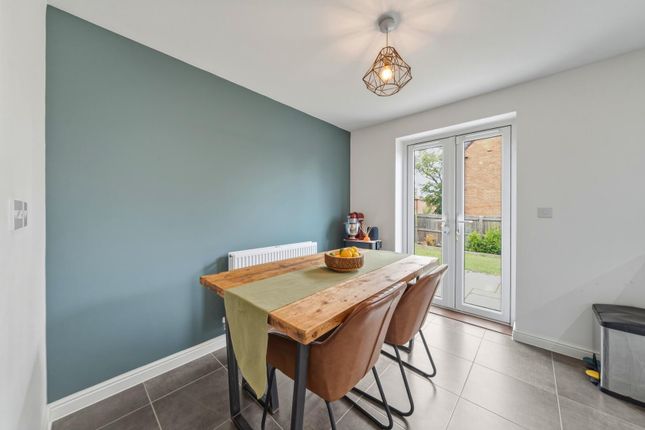 17, Bateman Close, Nottinghamshire photo 4