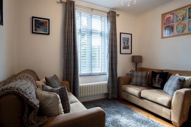 6, New North Road, Reigate photo 3