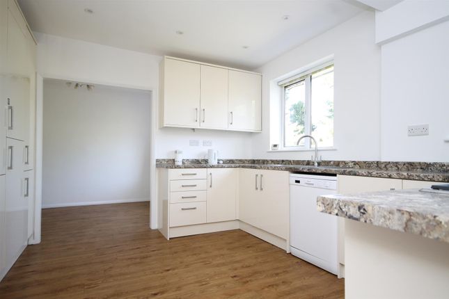 4, Allen Road, Great Bookham photo 4