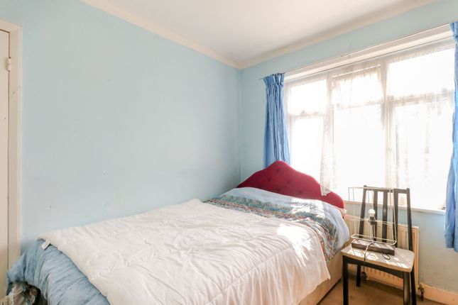 End terrace house for sale in Leda Avenue, Enfield