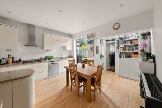 27, York Avenue, London photo 3