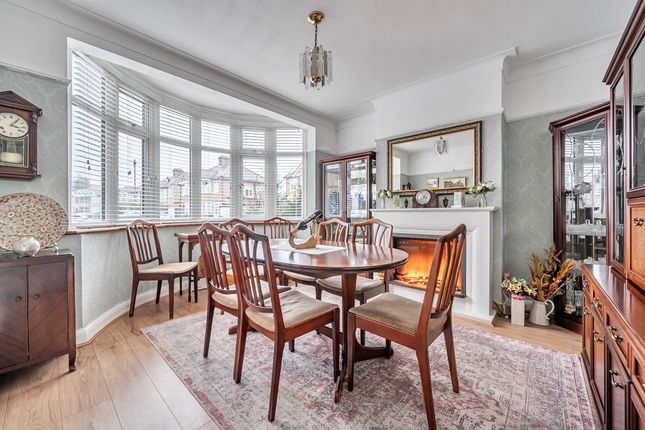 14, Westview Crescent, London photo 4