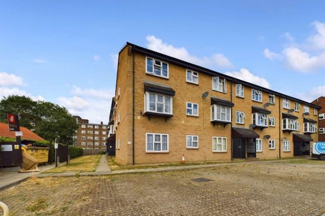 124 Parish Gate Drive, Sidcup photo 2
