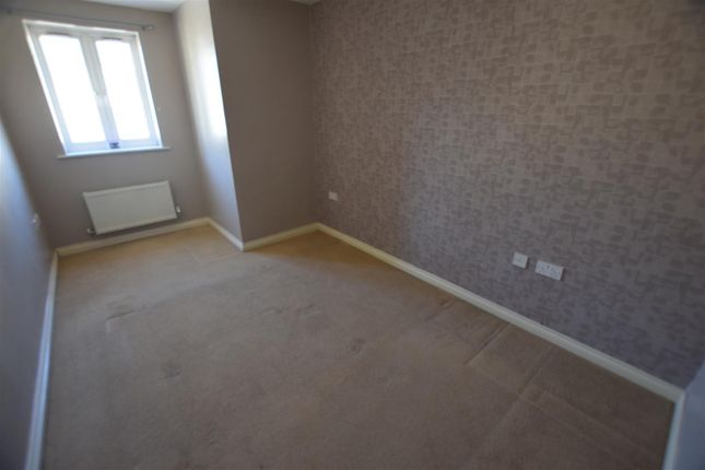 Mazurek Way, Swindon photo 5