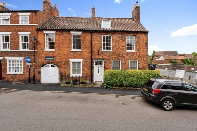Thumbnail Property for sale in Swinegate, Grantham