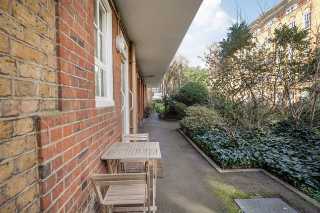Flat 2, Haythorn House,, Vicarage Crescent, London photo 3