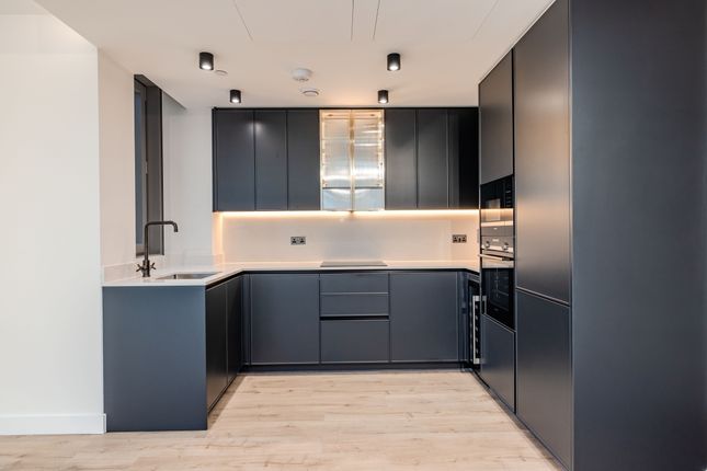 Thumbnail Flat to rent in 3 Bollinder Place, London