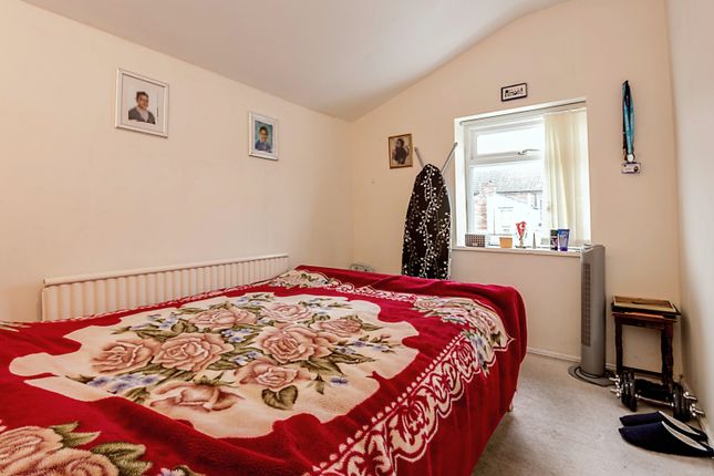 End terrace house for sale in Garfield Street, Bedford