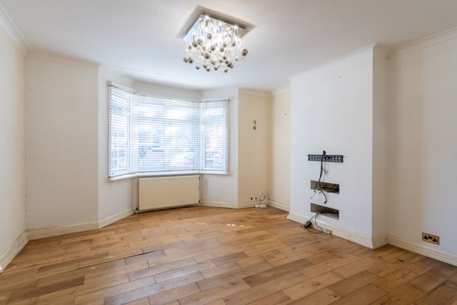 56 Parrock Avenue, Gravesend, Kent photo 4