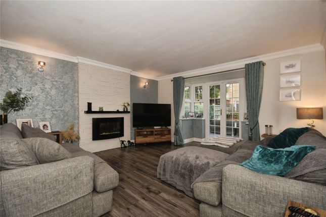 5, West Croft Court, Chesterfield photo 3