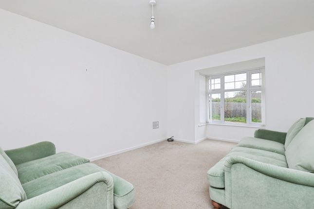 16, Ploughlands Grove, Kirkbymoorside photo 2